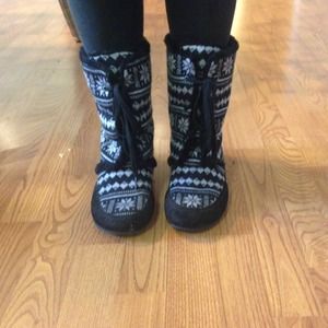 Lucky Brand Snowflake Printed Boots