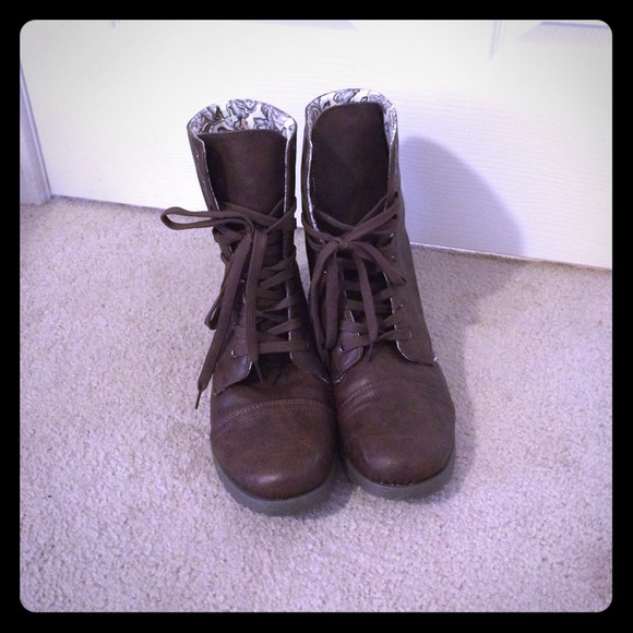 Combat style chocolate brown boots