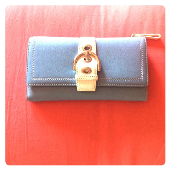Coach Clutches & Wallets - NBW Leather Coach wallet