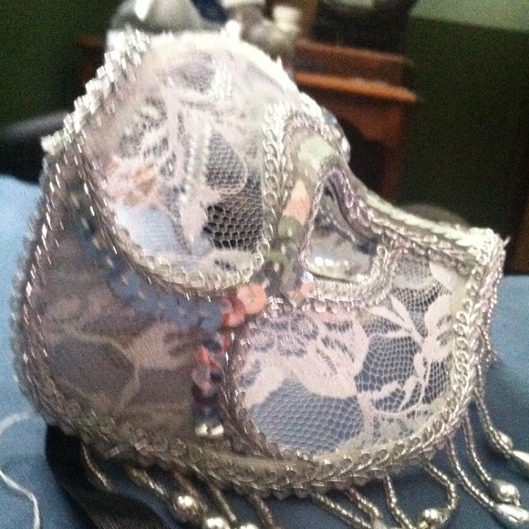 Detailed Mask - Picture 2 of 3