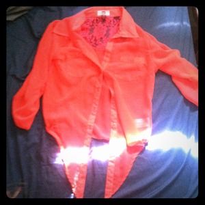 Lei blouse with lace