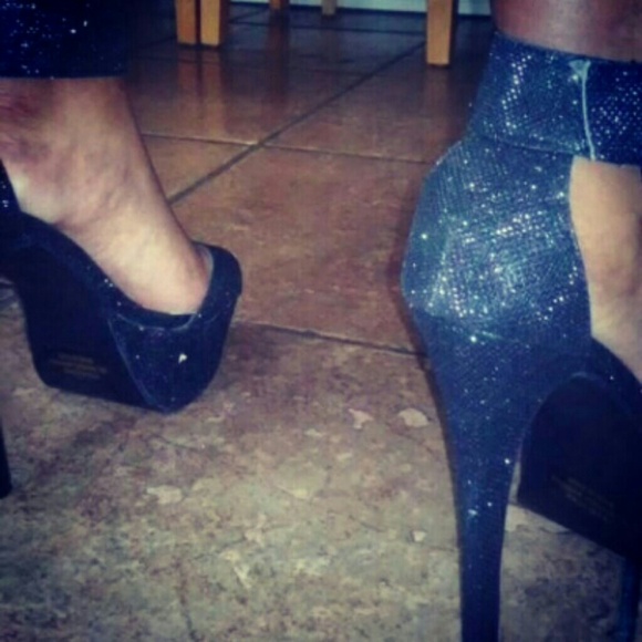 Herstyle Opentoed Heels - Picture 2 of 2