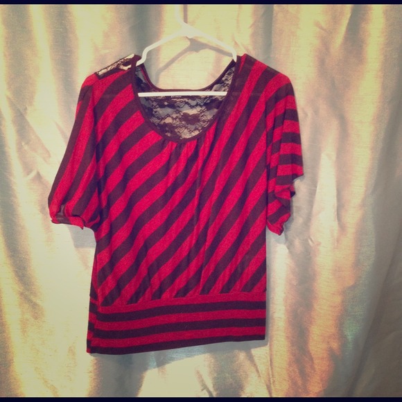 🚫sold locally🚫Lacey cute stripped shirt