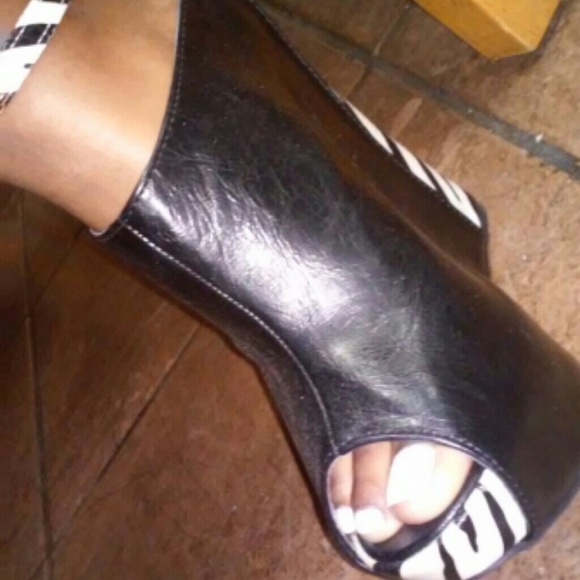 Zebra Print Wedges - Picture 3 of 3