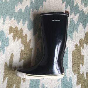 Black rain boots with fur lining (tretorn brand)