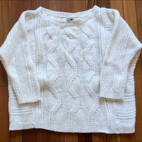 Wool cream colored cable knit cropped sweater
