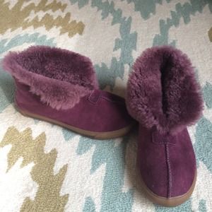 FLASH SALE!!! 🎉🎉 today only!! Purple UGGs!!