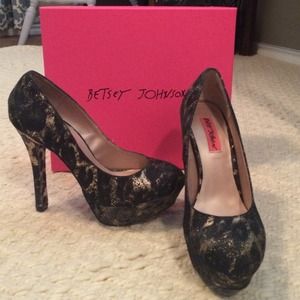 Betsey Johnson black+gold platform pumps.