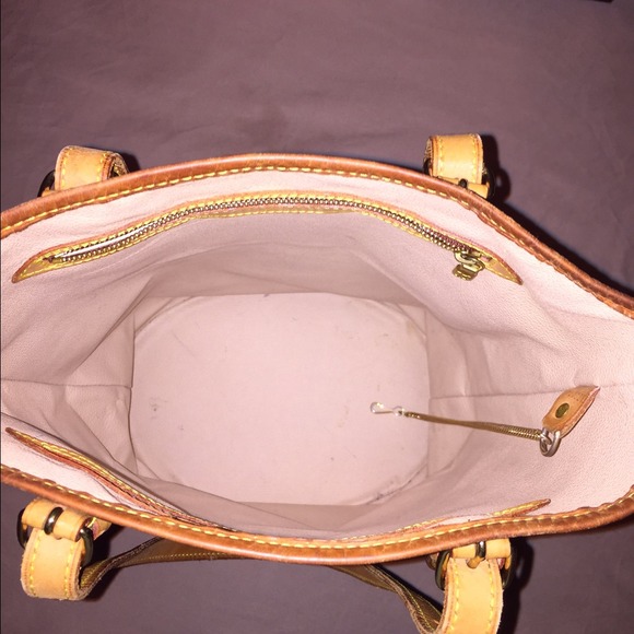💢Host Pick💢 💯% Authentic LV large bucket purse - Picture 2 of 4