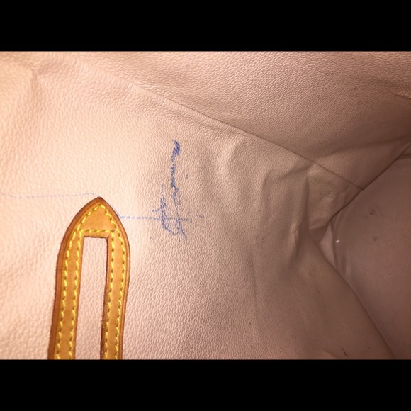 💢Host Pick💢 💯% Authentic LV large bucket purse - Picture 3 of 4