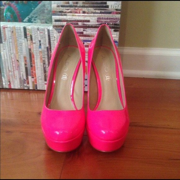 Neon pink Aldo pumps, size 7 - Picture 1 of 4