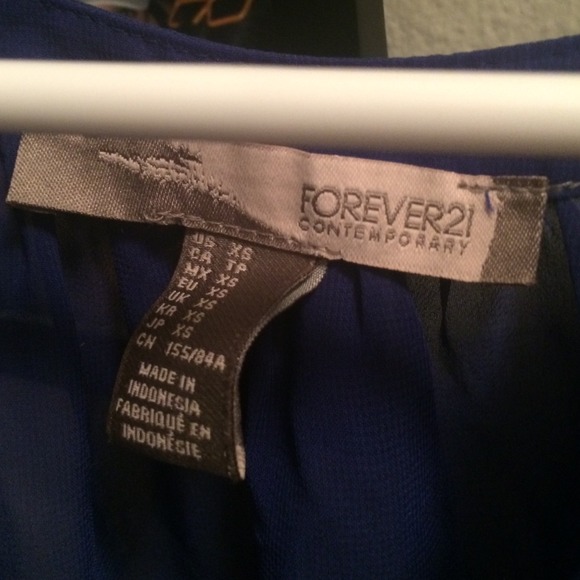 Blue top - Picture 3 of 3