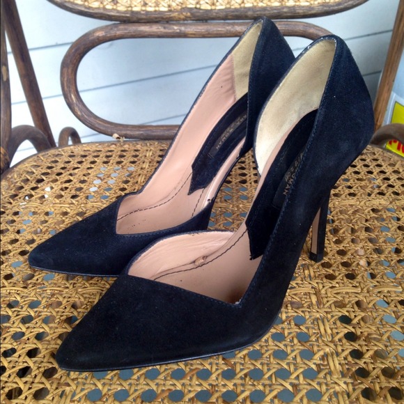Original Zara Asymmetrical Court Pump! Stunning!