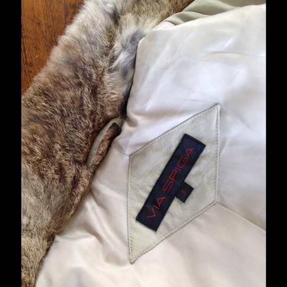 Via Spiga neutral coat with rabbit fur collar. - Picture 4 of 4