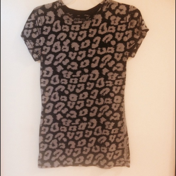 Animal print top - Picture 1 of 2
