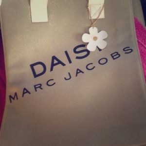 Daisy Marc Jacobs Tote with white straps