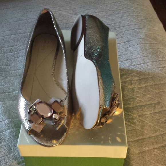 Gorgeous never worn gold Kate Spade Peep Toe flats