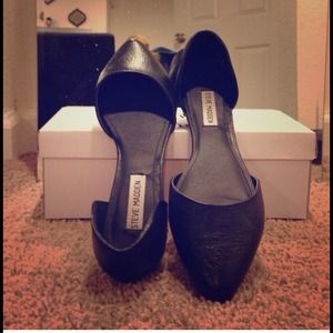 Steve Madden black flats