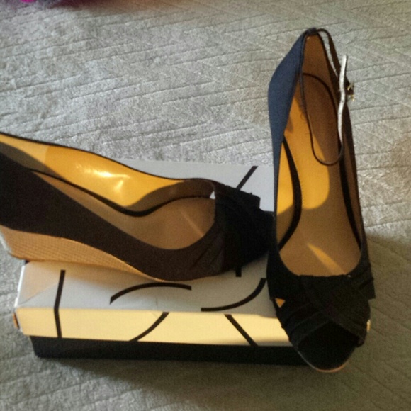 Super cute Ann Taylor wedge sandals