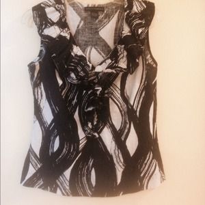 Ruffled collar print top