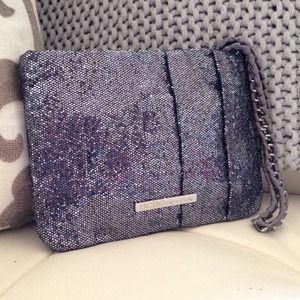 ‼️BLOWOUT SALE‼️New BCBG wristlet 💕✨