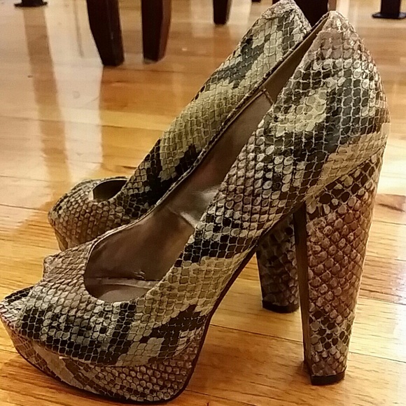 Snakeskin shoes - Picture 1 of 4