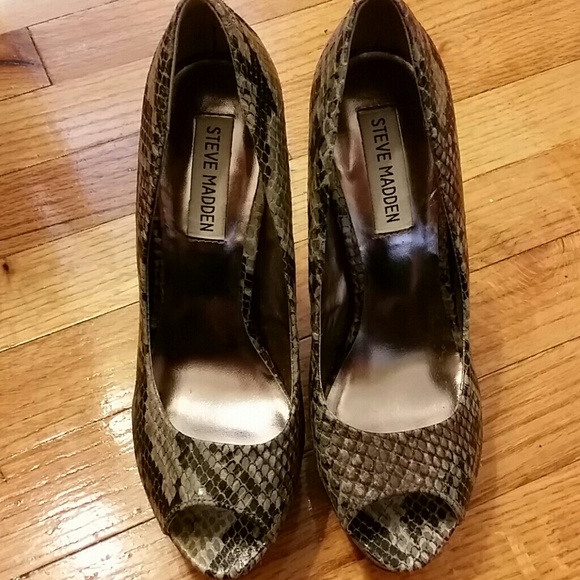 Snakeskin shoes - Picture 2 of 4