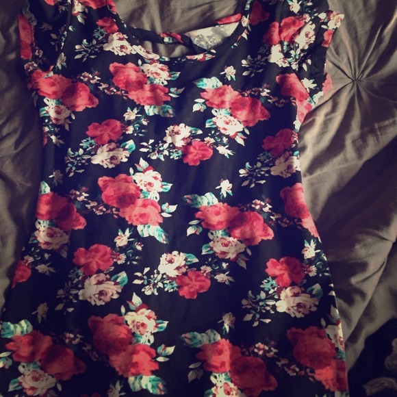 Open back floral shirt!