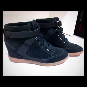 Aldo hidden wedge lace up shoes