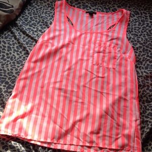 Bright pink & white top