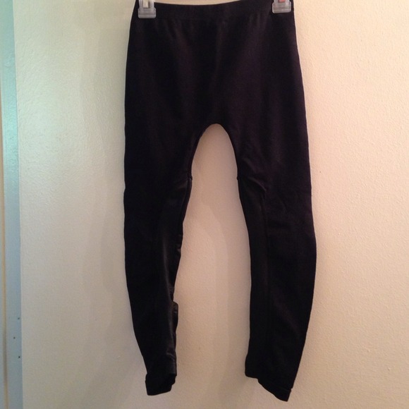 Black leggings
