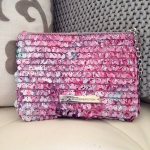 ‼️️BLOWOUT SALE‼️ New sequins wristlet️