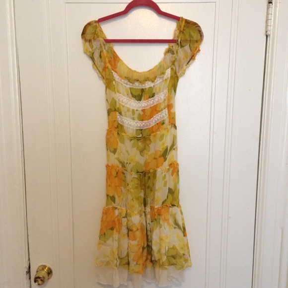 Very pretty chiffon dress