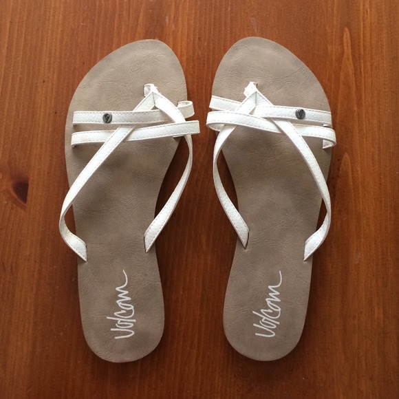 Volcom sandals size 8