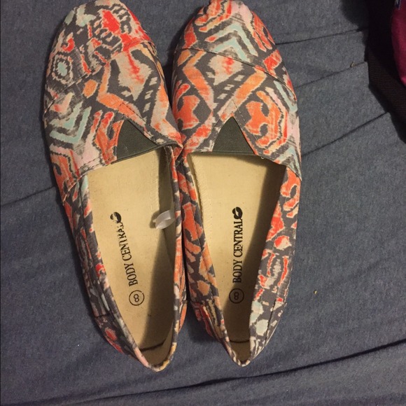 Tom looking shoes; in really good condition!