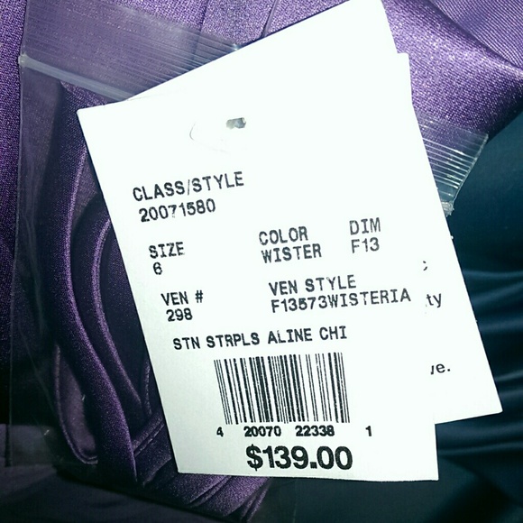 NWT! Purple wisteria strapless long gown - Picture 2 of 5