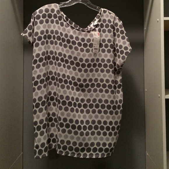 UNIQLO blouse with tie back