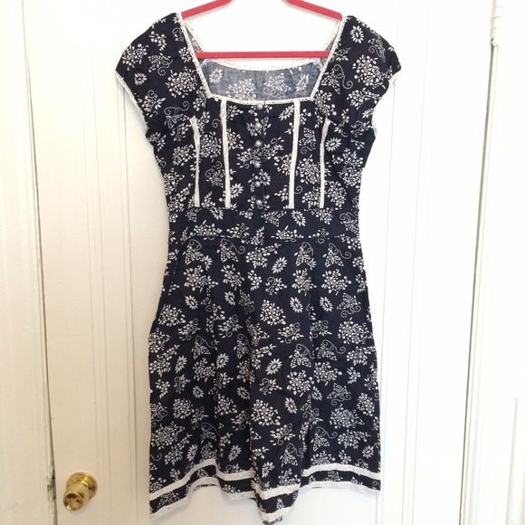 Like new beautiful floral dress