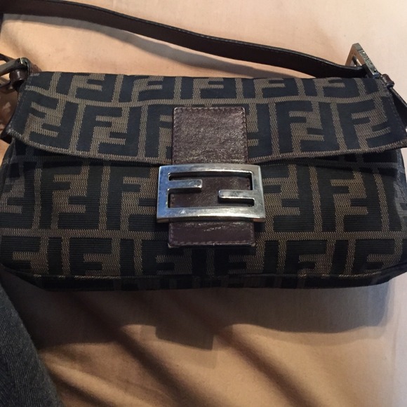 💯% Authentic Fendi handbag