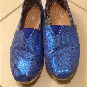 Toms blue glitter. Got lots of compliments!