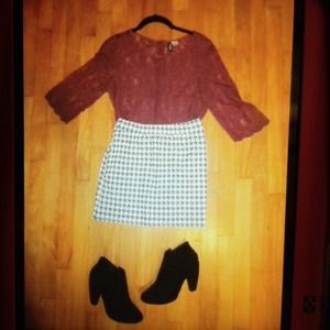 Fitted houndstooth skirt (was $15)