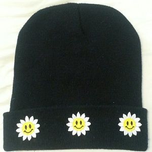 Daisey smiley beanie