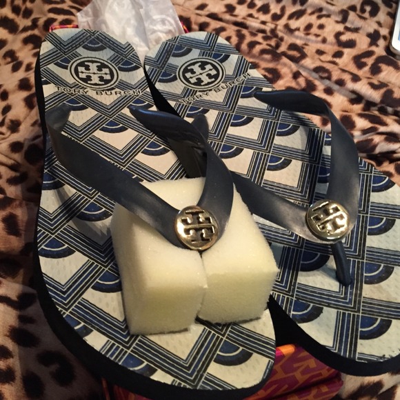 Tory burch flipflops size 8 with box