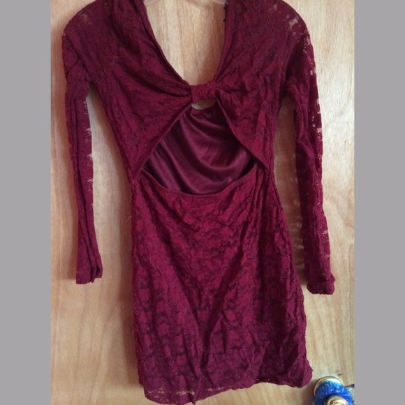 Dress. - Picture 2 of 3