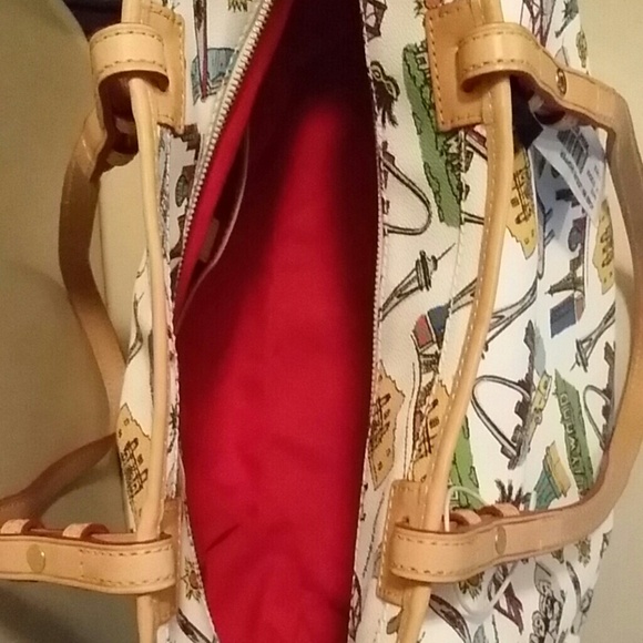 Dooney & Buorke Pocketbook Authentic - Picture 3 of 3