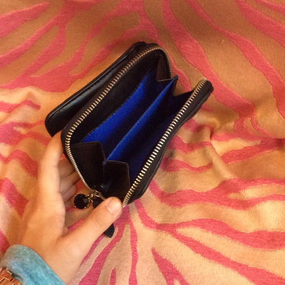 Juicy Couture small zip wallet - Picture 2 of 4