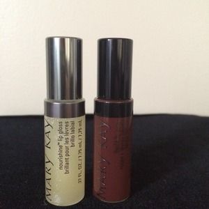 Mary Kay lipgloss and lip color bundle. 5 Total!