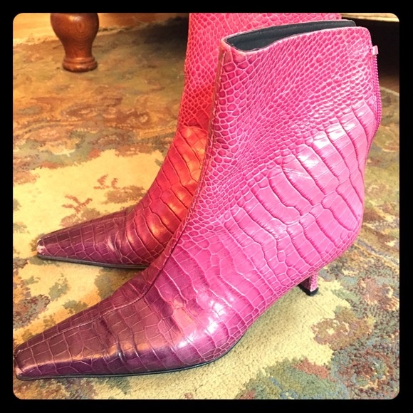 REDUCED! Sassy pink reptile Stuart Weitzman boots! - Picture 1 of 3