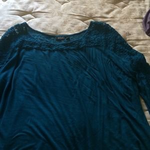 Casual shirt w/lace sleeves