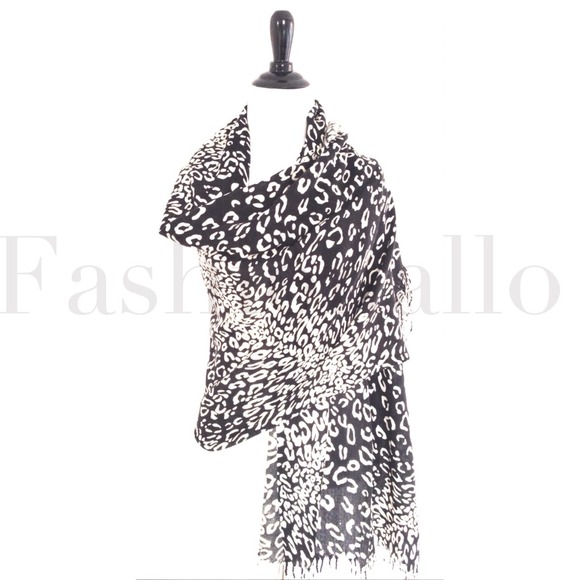 ❗️Sale❗️Animal Print Scarf/Shawl - Picture 2 of 4